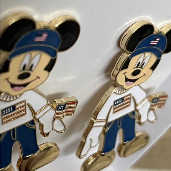 baublebar Mickey Mouse Patriotic Enamel earrings - Picture 2 of 3